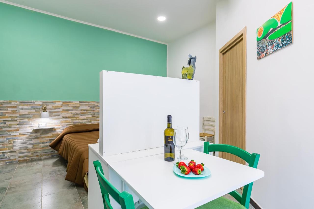 Gelso Complex Studios And Flat By Napoliapartments Екстериор снимка